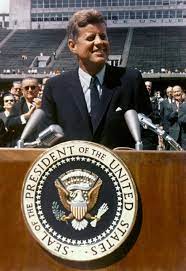 On november 22, 1963, when he was hardly past his first thousand days in office, john fitzgerald kennedy was killed by an assassin's bullets as his motorcade wound through dallas, texas. Attentat Auf John F Kennedy Wikipedia