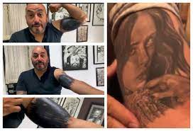 Luego de revelarse que lupillo rivera se había borrado el tatuaje de belinda, surgieron varias especulaciones sobre cuál era el diseño que cubría el rostro de la cantante. Cca8j2a Ch3dqm