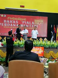 Bagi peserta, memenangi debat adalah salah satu tujuan mengikuti kontes. Pertandingan Bahas Piala Perdana Menteri Kategori Bahasa Inggeris Kali Ke 47 Zon C Selatan Sm Sains Johor