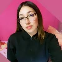 Catalina Albert's Instagram, Twitter & Facebook