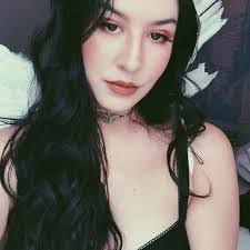 Melissa Ruelle's Instagram, Twitter & Facebook