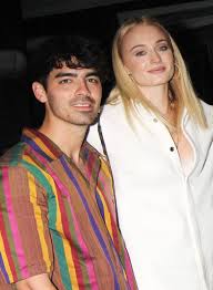 The couple have reportedly hired chateau de torreau in sarrians. Sophie Turner And Joe Jonas Vegas Wedding Was Planned