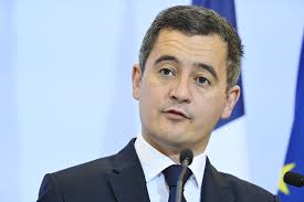Gérald darmanin, né le à valenciennes (nord), est un homme politique français. Gerald Darmanin Accule Par Des Sms Troublants