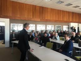 El término física atómica se asocia a menudo a energía atómica y bombas nucleares, debido a sinónimo uso de atómico y nuclear en inglés estándar. Ifa Institutul De Fizica Atomica