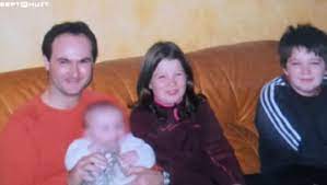 Un journaliste raconte l'obsession d'hubert caouissin pour la famille. La Mere De Pascal Troadec Sort De Son Silence Cet Or A Brise Notre Famille Monde 7sur7 Be