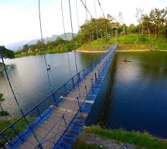 Waduk selorejo sendiri juga memiliki sebutan lain yakni bendungan selorejo yang didirikan dengan tujuan guna menampung aliran sungai konto yang merupakan anak dari sungai brantas dan juga sungai kwayangan. Main Banana Boat Di Waduk Selorejo Yuk Wisata Malang