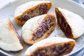 Spicy Middle Eastern Arayes Ground Beef Stuffed Pita Recipe Pita Pocket Recipes Lunches Recipes Ground Beef