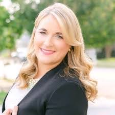 Jennifer Manske's Instagram, Twitter & Facebook