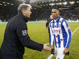 Rajiv van la parra, 30, from netherlands würzburger kickers, since 2020 left winger market value: Niemand Gaat Met Zo N Vrij Gevoel Het Veld Op Als Van La Parra Nos