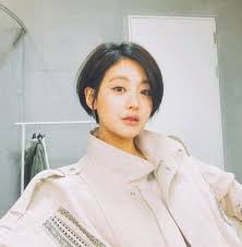 Oh Yeon Seo S Fascinating Short Hairstyle Shot Hair Styles Asian Short Hair Korean Short Hair