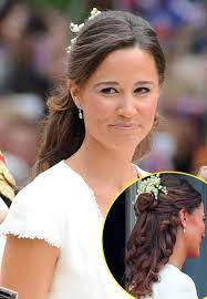Pippa Middleton Mit Halboffenen Haaren Und Maiglockchen Haarkamm Hochzeitsfrisur Frisuren Frauen Bridesmaid Hair Wedding Hairstyles Wedding Hair And Makeup
