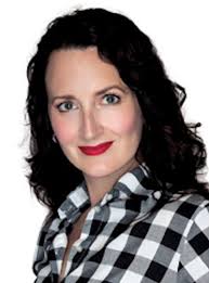 Annette Trossbach inducted as WGCU Maker