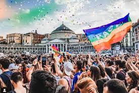 Europride 2021 a roma è l'appuntamento da non perdere per tutti i gay, lesbiche e trans o semplicemente per chi non ha discriminazioni e vuole questo sarà l'anno di roma, la città eterna. Onda Pride 2021 Non Solo Roma E Milano Ecco Tutte Le Citta D Italia Pronte A Tornare In Piazza Gay It
