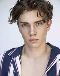Pin On Center Part Curtains Hairstyle