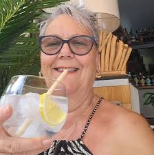 I was born in (front room at 21 Hawthorne Ave) and grew up in Queens Park  moved to 92 Old Ford End Rd right in front of Allen Park. Went to Queens