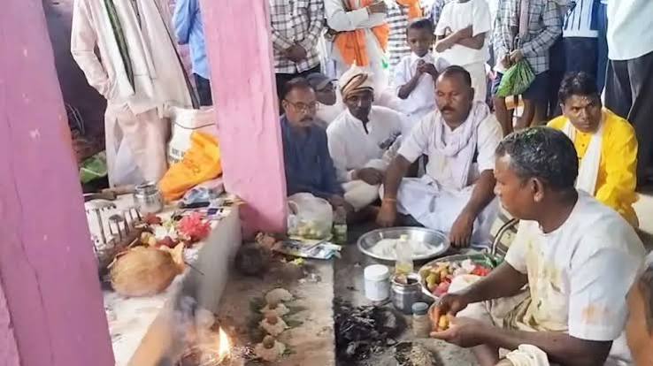 सदियों पुरानी आस्था की मिसाल : धमतरी के उमरगांव में आज भी जीवंत है माता पहुंचानी की परंपरा, हजारों श्रद्धालु हुए शामिल - Haribhoomi