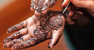 Look at how beautiful this bridal mehndi design is which is very simple yet has a lot of elegance and grace inside it. Eid Al Fitr 2020 10 Simple Yet Beautiful Mehendi Designs You Must Try This Festival Pinkvilla