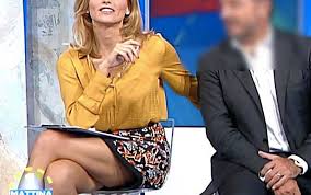 Che battuta è questa?, gli risponde infastidita. Francesca Fialdini Lo Rivela In Diretta Non Le Indosso Mai