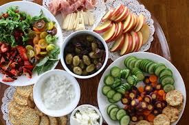 Nasce a bari il primo mercato con cucina biologico e locale che unisce la vendita di prodotti freschi del territorio con uno spazio accogliente per la ristorazione, il take away, la possibilità di scegliere i prodotti e farseli cucinare. Cosa Cucinare Per Il Pranzo Di Ferragosto Menu E Spunti Food Blog