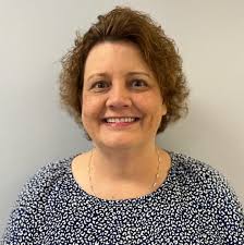 Newport port stop walking distance to shops?