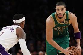 Memasukkan bola ke gawang lawan serta mempertahankan gawang sendiri supaya tidak kemasukan gol c. Pola Penyerangan Shuffle Dalam Bola Basket Halaman All Kompas Com