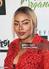 74 Val Phillips Photos & High Res Pictures