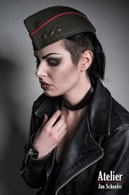 Schiffchen Military und Endzeit-Style