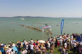 Az átevezéssel összefüggő szervezési és lebonyolítási feladatokat. Szombaton Lesz A Balaton Atuszas Vasarnap Hu