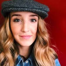 Amanda Hinkley's Instagram, Twitter & Facebook