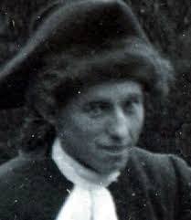 Elizabeth Caple's Instagram, Twitter & Facebook