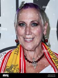 Beth Patton's Instagram, Twitter & Facebook