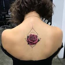 Geometric Rose Tattoo Geometrik Gul Dovmesi Sirt Guzel Dovmeler Tattoo Karizmatik Dovmeler