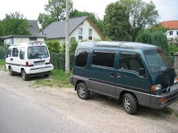 Der subaru e10 4wd / libero ist ein fünftüriger kleinbus und kastenwagen, der von 1983 bis 1998 in deutschland angeboten wurde. Datei 2 X Subaru Libero Jpg Wikipedia