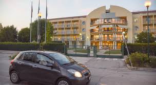 Casa di riposo anni azzurri. Anziani Blindati Per Il Covid La Casa Di Riposo Servono Nuove Regole