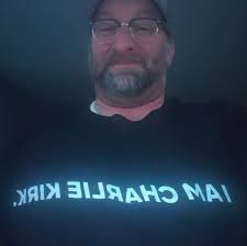 What's the difference between God and an electrician?