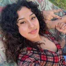 Looking for someone who has princess moon jumps for rent or solid colored  pink/purple! Psja Area: party is in October 👑