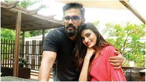 Sunil shetty's daughter athiya shetty family photos, father, mother, biography is presented here with a biography and photos. Suniel Shetty Recalls When Daughter Athiya Shetty Would Say Mere Do Do Baap After Watching Gopi Kishan