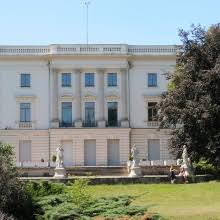 Spiegelsaal (eg) raschwitzer straße 13. Weisses Haus Im Agra Park Markkleeberg Kulturzentrum Outdooractive Com