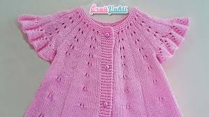 Firfirli Sirine Kiz Bebek Yelegi Yapimi Videolu Anlatimli Orguvakti Moda Stilleri Bebek Yelek Kiz Bebekler