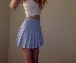 Considering that tennis is a sport that is played during the warmer seasons, it is important that the outfit you wear allows air to circulate and keep your body. Bilder Och Videor Pa Aa Tennis Skirt Tennis Skirt Outfit Blue Skirt Outfits Cute Skirt Outfits