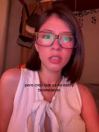 Chiquita Con El Pelo Corto