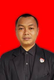 APKI-juryleden voor de All European Online Koi Show Met trots maken wij  bekend dat head judges Ruud Besems en Ronald Stam tijdens het jureren van  de eerste zomerse All European Online Koi