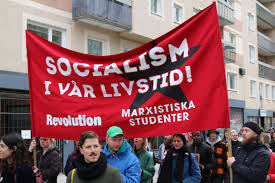Första maj synonyms, första maj pronunciation, första maj translation, english dictionary definition of första maj. Forsta Maj Ilska Och Potential For Socialistisk Politik Revolution