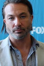 Tom Moulin's Instagram, Twitter & Facebook