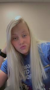 Ashley Embrey's Instagram, Twitter & Facebook