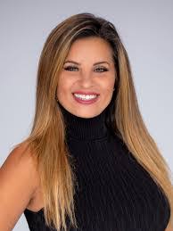 Danielle Berthiaume's Instagram, Twitter & Facebook