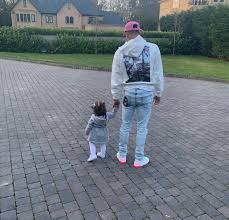 Player stats of jesse lingard (manchester united) goals assists matches played all performance data. Man United In Pidgin On Twitter Jesse Lingard And Hin Daughter Mufc Muip