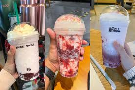 The starbucks store located at the vibrant bukit bintang junction is the franchise's 300th store in malaysia! Malaysians Are Going Crazy For The Sakura Blossom Strawberry Frappuccino So We Decided To Try It Lifestyle Rojak Daily