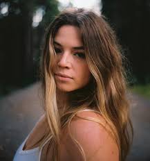 Kylie Fox Celebrates Cool Feet With Intimate New Video & Single