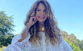Sua primeira experiência musical veio em 1968, tocando bateria no conjunto feminino as brasas. Elba Ramalho E Filha Testam Positivo Para Covid 19 Virus Muito Traicoeiro Jovem Pan